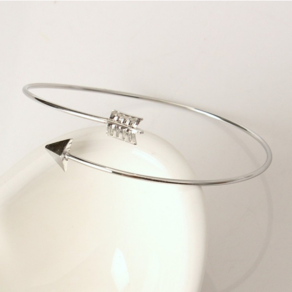 Arrow bangle bracelet silver